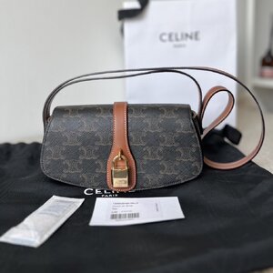 กระเป๋ามือสองแบรนด์Celine clutch with strap yr22